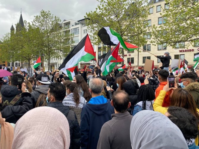 Köln Kentinde İsrail Saldırıları Protesto Edildi
