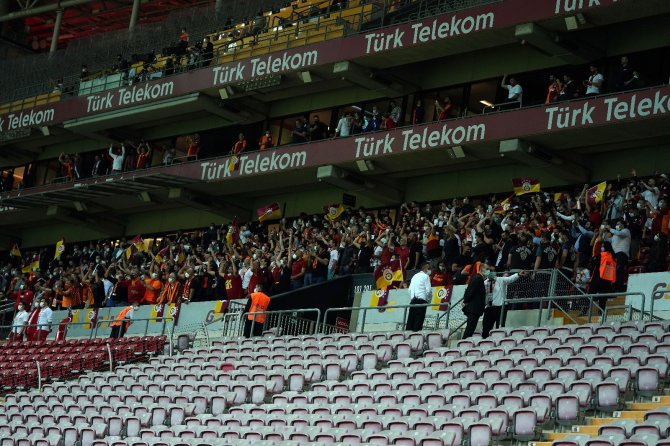 Galatasaray - Yeni Malatyaspor Maçını Taraftarlar Da İzledi