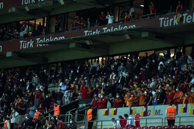 Galatasaray - Yeni Malatyaspor Maçını Taraftarlar Da İzledi