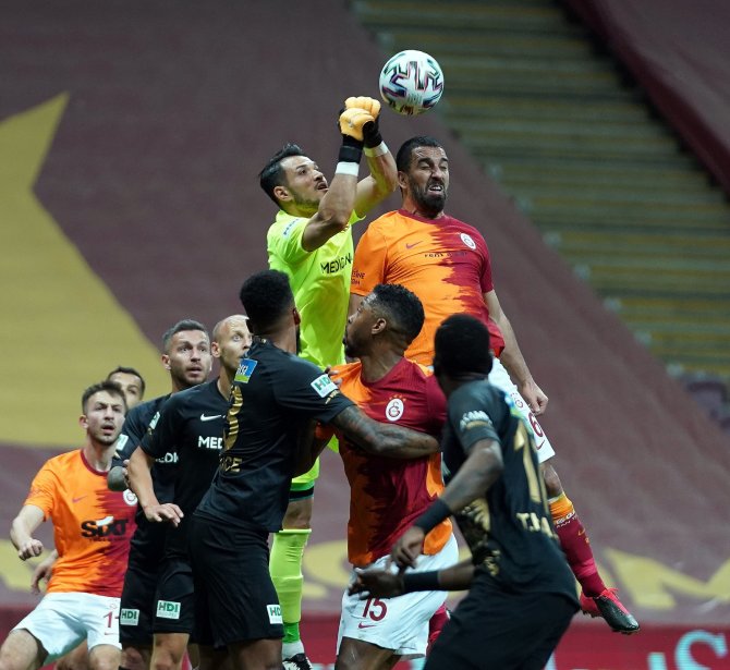 Süper Lig: Galatasaray: 0 - Yeni Malatyaspor: 1 (İlk Yarı)