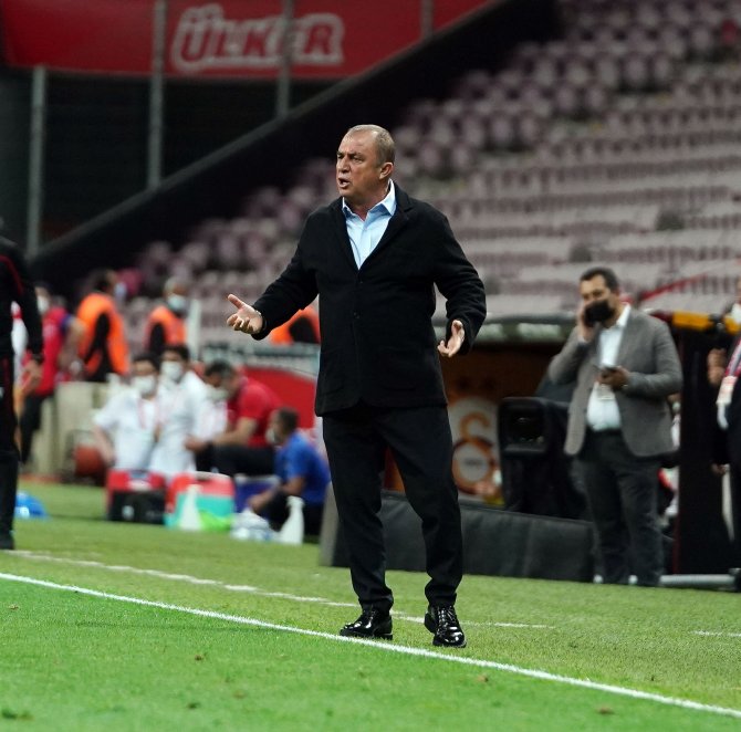 Süper Lig: Galatasaray: 0 - Yeni Malatyaspor: 1 (İlk Yarı)