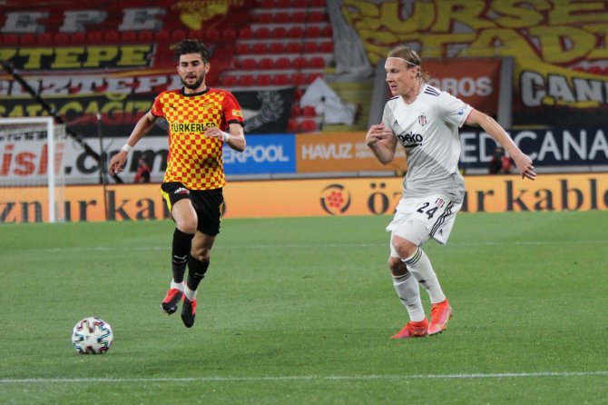 Süper Lig: Göztepe: 1 - Beşiktaş: 1 (İlk Yarı)