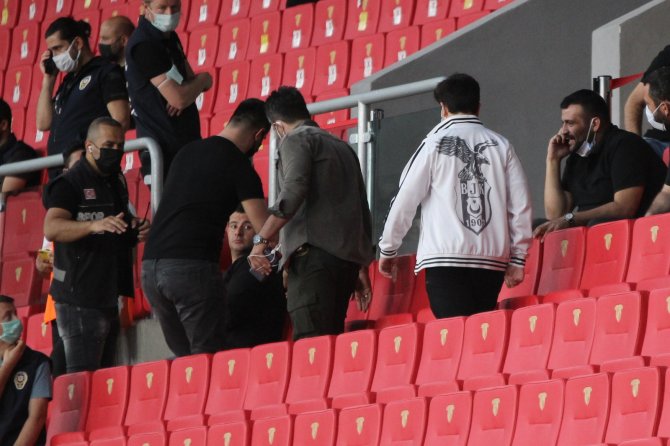 Süper Lig: Göztepe: 1 - Beşiktaş: 1 (İlk Yarı)