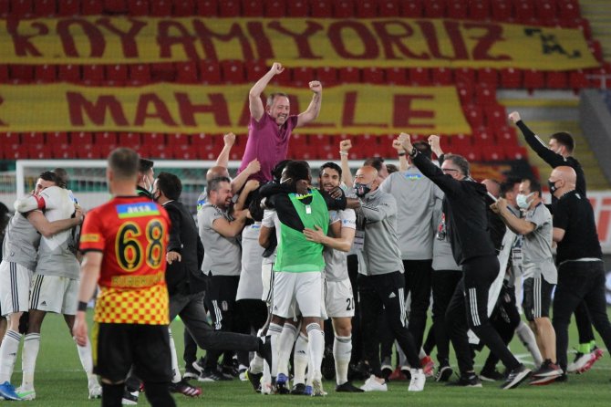 Beşiktaş, Şampiyonluğu Kutluyor