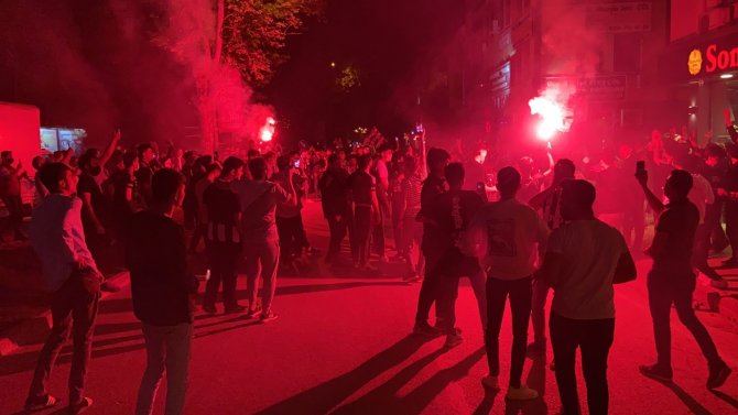 Bursa’da Kısıtlamaya Rağmen Şampiyonluk Kutlaması