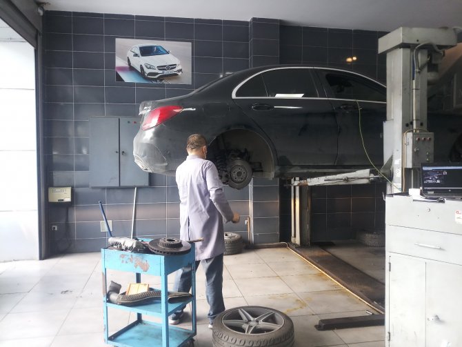 Oto Sanayi Esnafı Tam Kapanma Sonrası Yeniden İş Başı Yaptı