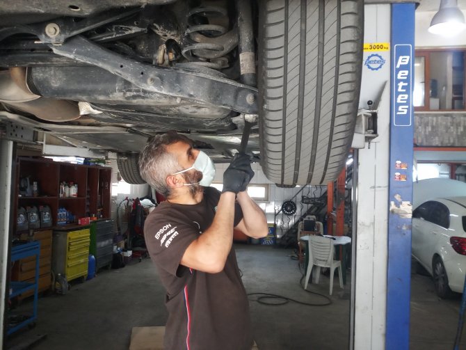 Oto Sanayi Esnafı Tam Kapanma Sonrası Yeniden İş Başı Yaptı
