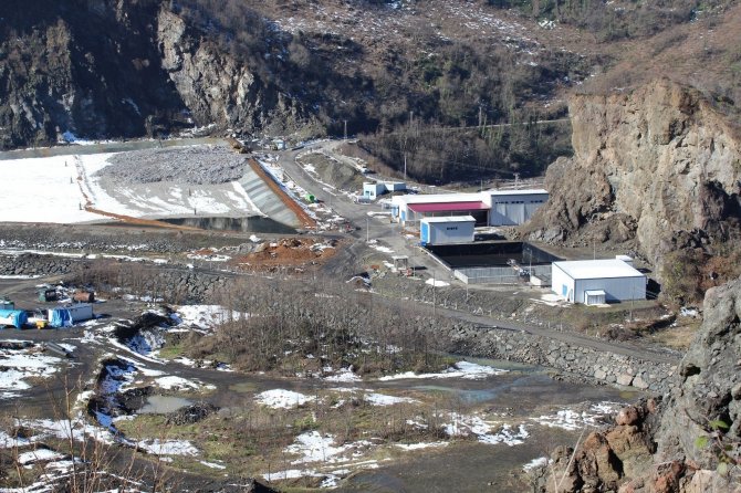 Siyasiler Değil, Mahkeme Durdurdu