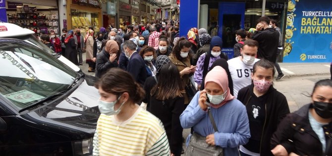 Trabzon’da Kademeli Normalleşmenin İlk Gününde Şehir Merkezinde Adım Atacak Yer Kalmadı