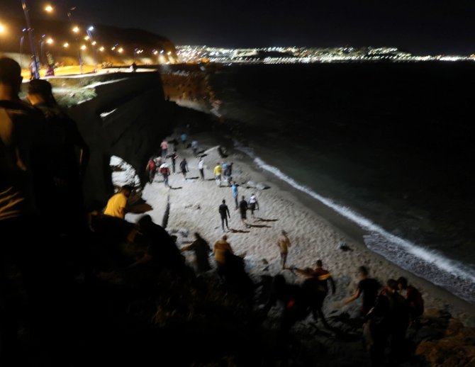 Ceuta’ya (Sebte) En Az 5 Bin Faslı Göçmen Giriş Yaptı