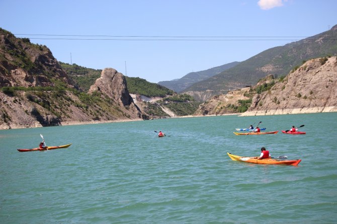 Artvin Borçka Baraj Gölü Üzerinde Kano Gösterisi