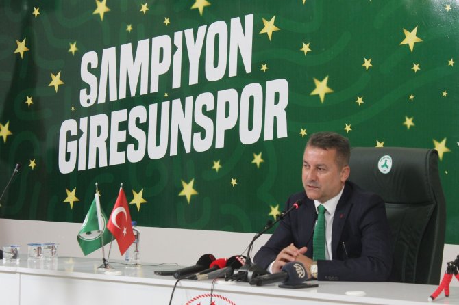 Giresunspor Başkanı Karaahmet: “Hakan Hocayla Devam Etme Kararı Aldık”