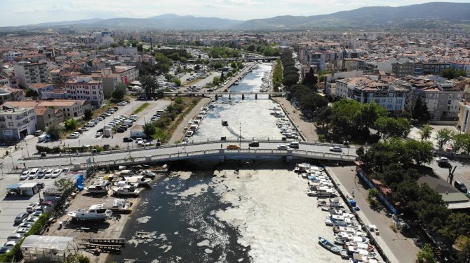 Çanakkale’yi Ortadan İkiye Bölen Sarıçay Deniz Salyasına Teslim Oldu