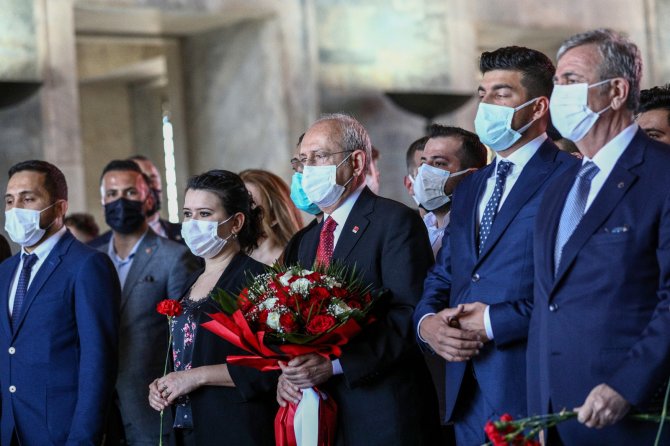 Chp Genel Başkanı Kılıçdaroğlu’ndan Anıtkabir’e Ziyaret