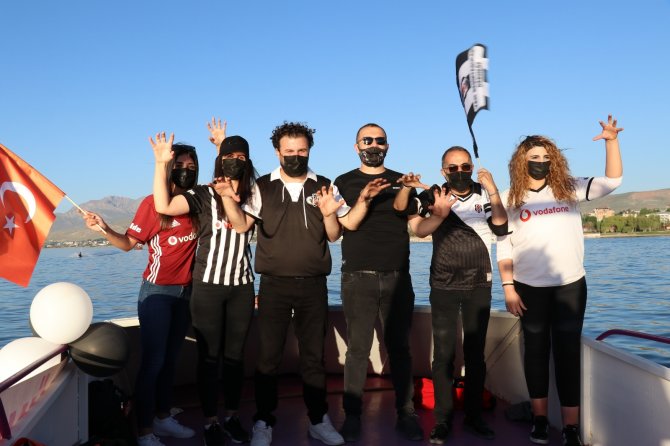 Beşiktaş Taraftarının Van Gölü’nde Şampiyonluk Coşkusu
