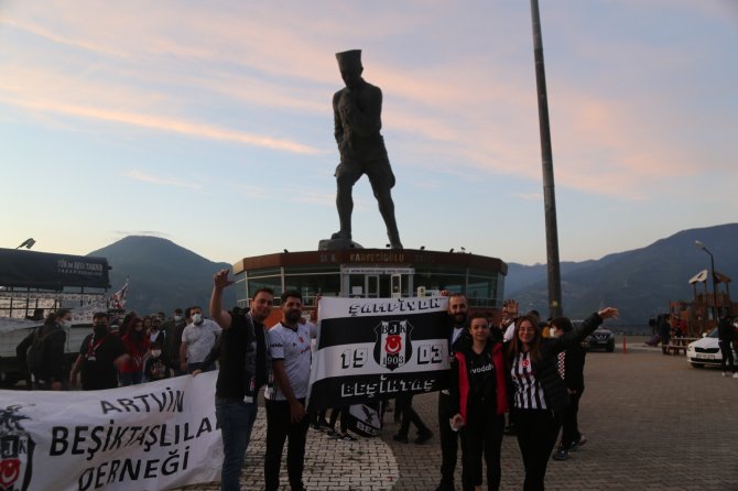 Türkiye’nin En Büyük Atatürk Heykelinde Şampiyonluk Kutlaması