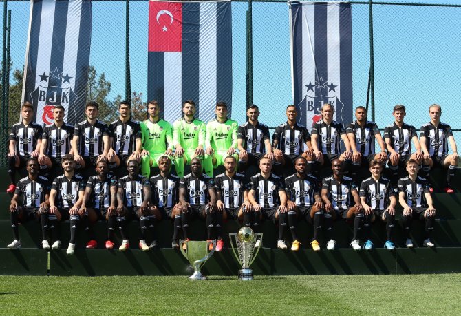 Şampiyon Beşiktaş Poster Çekimi Yaptı