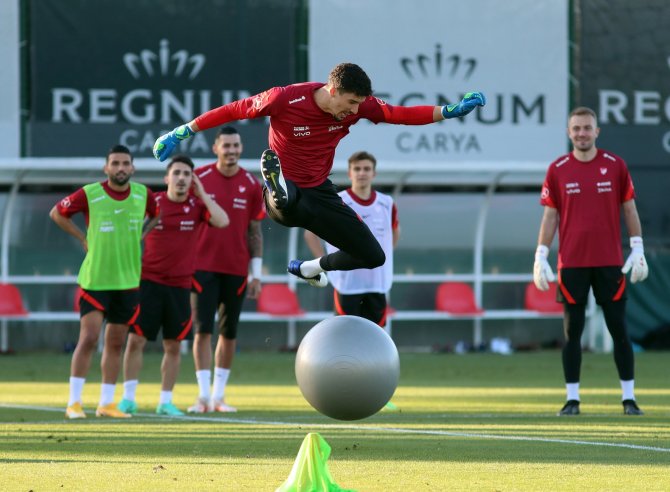 A Milli Futbol Takımı Beşinci Antrenmanını Yaptı