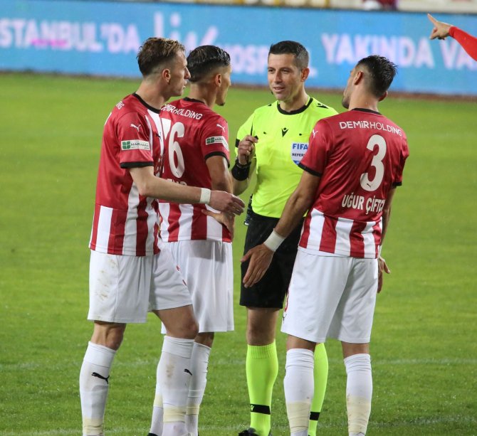 Sivasspor’un En Hırçın İsmi Hakan Arslan