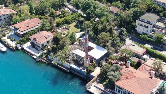 Üsküdar’da Yanan Tarihi Vaniköy Camii’nin Son Hali Böyle Görüntülendi