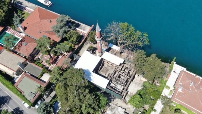 Üsküdar’da Yanan Tarihi Vaniköy Camii’nin Son Hali Böyle Görüntülendi
