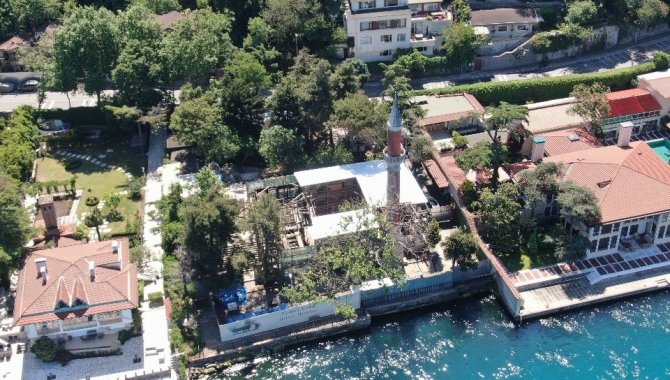 Üsküdar’da Yanan Tarihi Vaniköy Camii’nin Son Hali Böyle Görüntülendi