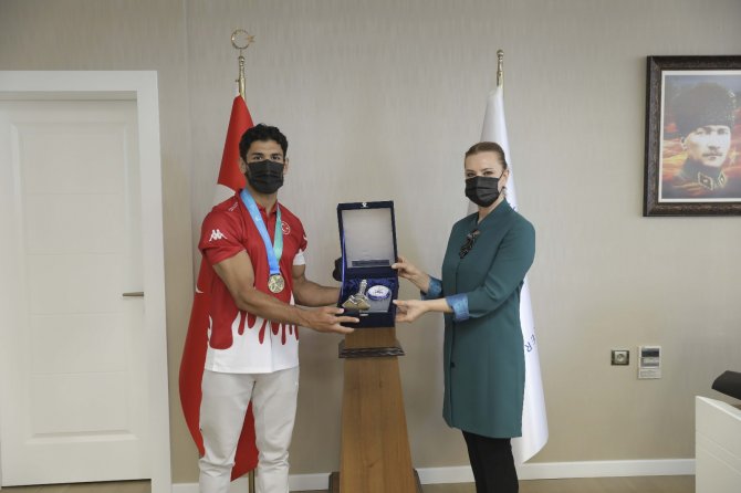 İranlı Rakibi Dopingli Çıkınca Türk Sporcu Wushu Dünya Şampiyonu Oldu