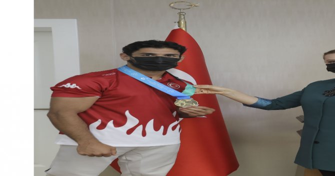 İranlı Rakibi Dopingli Çıkınca Türk Sporcu Wushu Dünya Şampiyonu Oldu