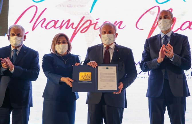 Fatma Şahin Oecd Şampiyon Başkanlar Arasına Türkiye’den Katılan İlk Belediye Başkanı Oldu