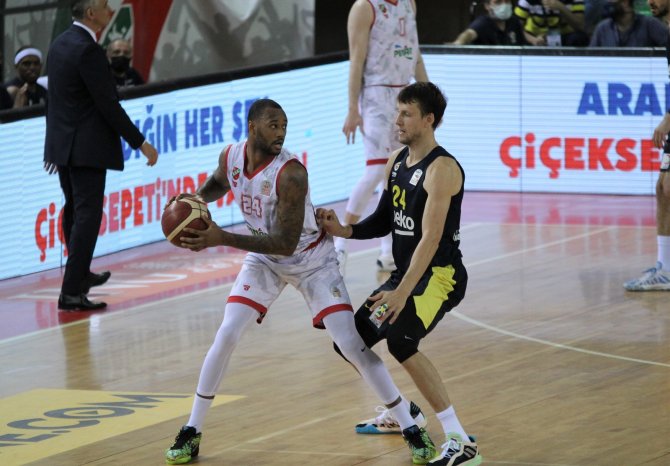 Ing Basketbol Süper Ligi Play-off: Pınar Karşıyaka: 62 - Fenerbahçe Beko: 67