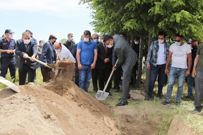 Şehit Babası Toprağa Verildi