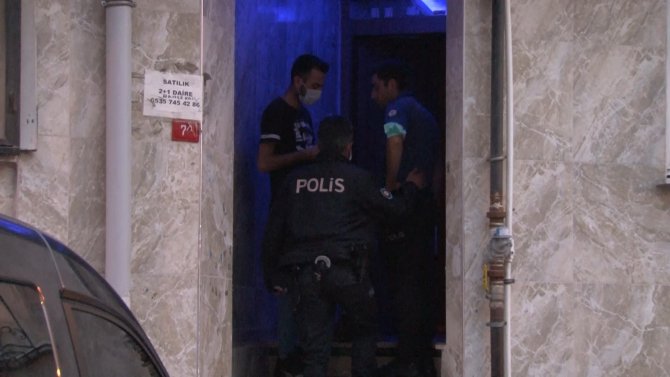 Esenyurt’ta İntihar Girişimi: Silahla Karnına Ateş Eden Kadın Hastaneye Kaldırıldı