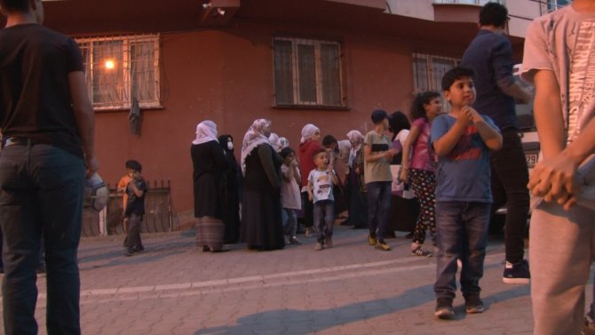 Esenyurt’ta İntihar Girişimi: Silahla Karnına Ateş Eden Kadın Hastaneye Kaldırıldı