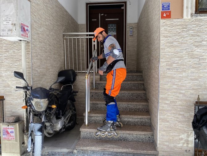 Patenli Temizlik İşçisi İlçede İlgi Odağı Oldu