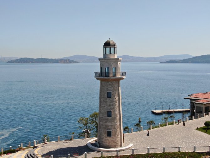 Demokrasi Ve Özgürlükler Adası’nda Dikkat Çeken Anıtlar