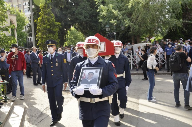 Şehit Onbaşı Caner Ülüğ Gözyaşlarıyla Son Yolculuğuna Uğurlandı