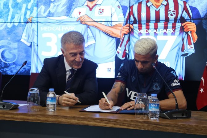 Trabzonspor Gervinho Ve Peres İle Sözleşme İmzaladı
