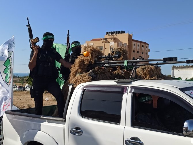 El-kassam Tugayları, Gazze Şeridi’nde Askeri Geçit Töreni Düzenledi