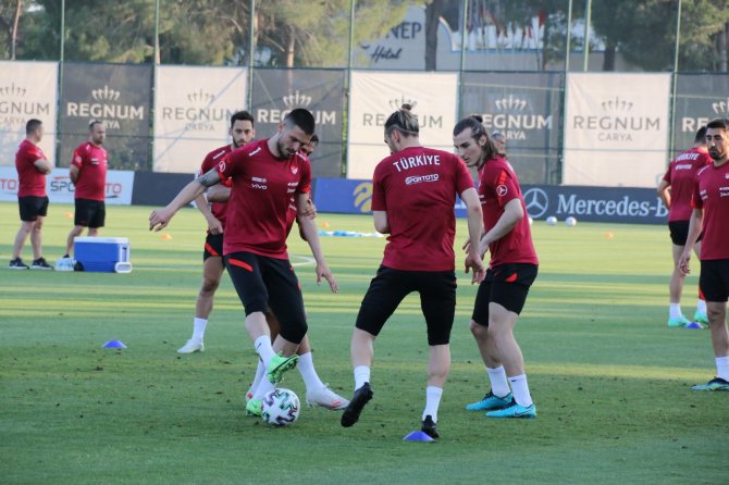 A Milli Futbol Takımı Hazırlıkları Sürdürdü