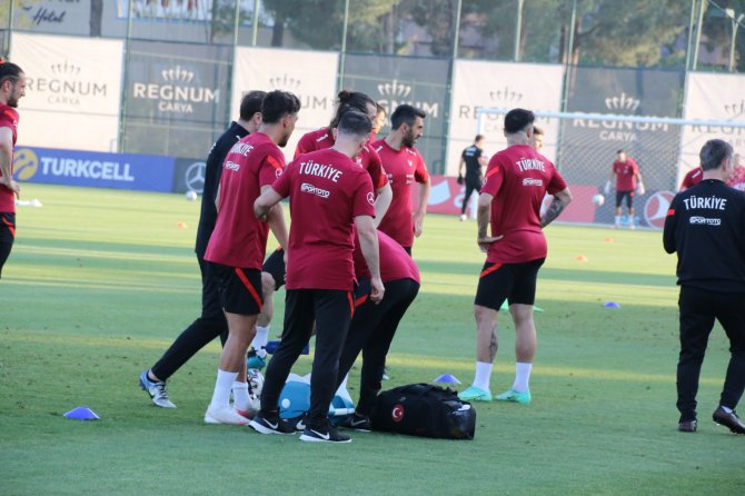 A Milli Futbol Takımı Hazırlıkları Sürdürdü