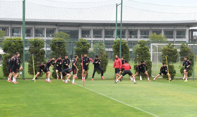 Ümit Milli Futbol Takım Hazırlıklarını Sürdürüyor