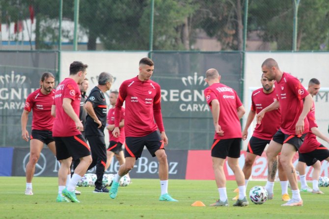A Milli Futbol Takımı Çalışmalarını Sürdürüyor