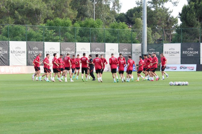 A Milli Futbol Takımı Çalışmalarını Sürdürüyor