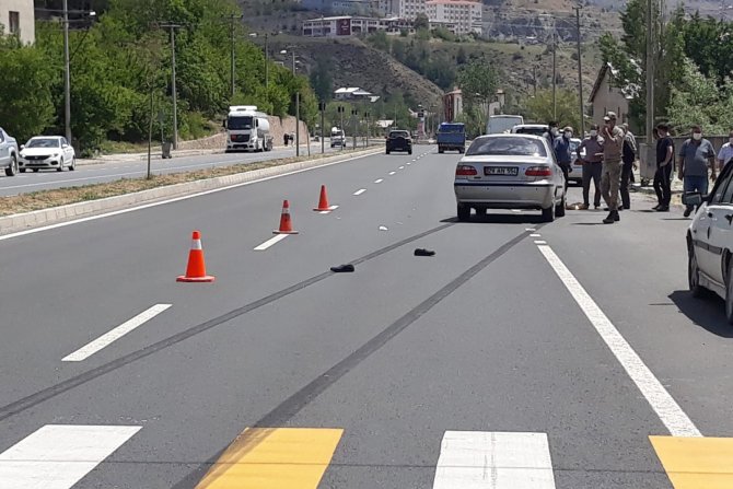 Karşıdan Karşıya Geçmek İsterken Otomobilin Altında Kaldı