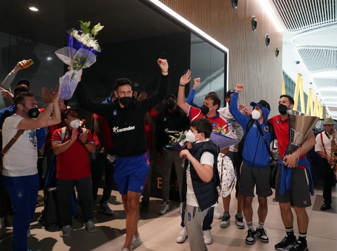 Şampiyon Anadolu Efes, Türkiye’ye Geldi