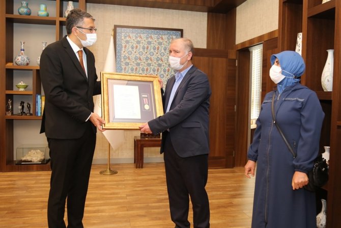 Kütahya’da Şehit Ailesine Devlet Övünç Madalyası Ve Beratı