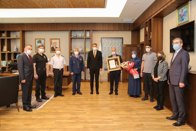 Kütahya’da Şehit Ailesine Devlet Övünç Madalyası Ve Beratı