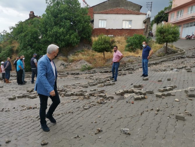 Manisa’da Sel Felaketi: 17 Ev Hasar Gördü