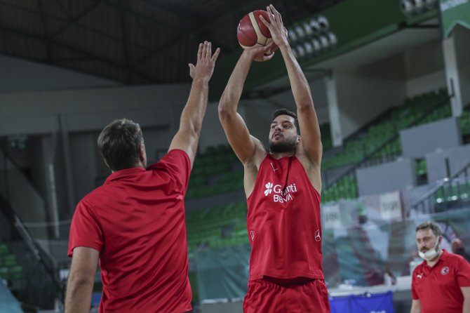 Hidayet Türkoğlu, A Milli Erkek Basketbol Takımı’nın Antrenmanını Takip Rtti