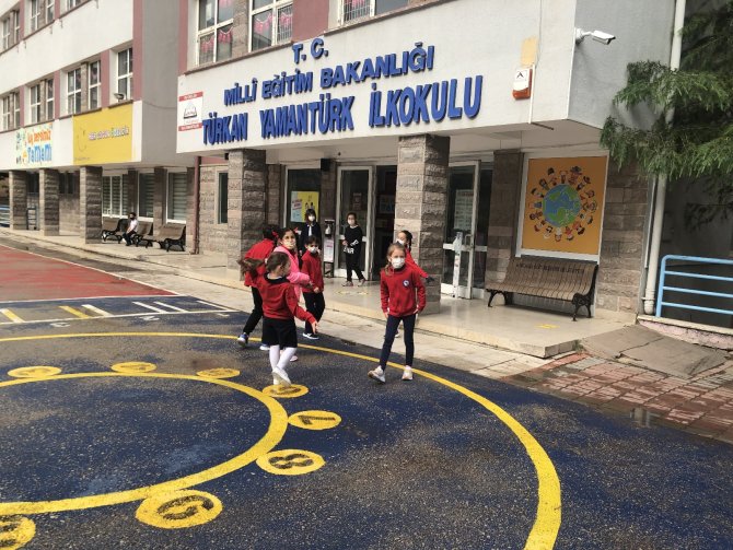 İ̇lkokul Ve Ana Sınıflarında Yüz Yüze Eğitim Başladı